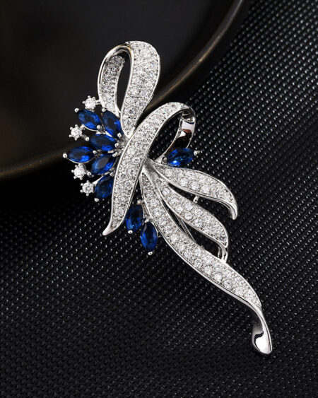 Corsage brooch versatile coat and suit accessories<span> - </span>White gold