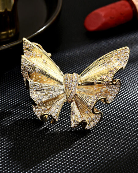 Exquisite Gold Butterfly Brooch - Elegant Floral Pin
