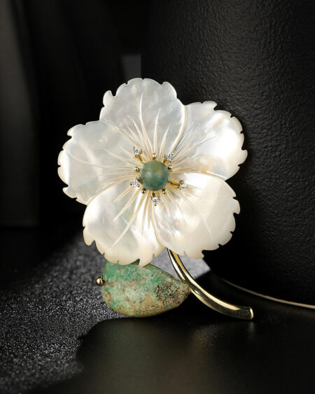 Natural Mother-of-Pearl Shell Peach Blossom Brooch