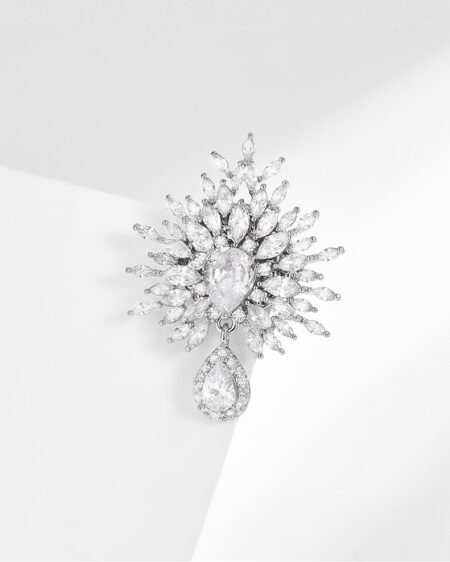 Flower and Teardrop Pendant Magnetic Clasp Brooch Corsage Gift Accessory