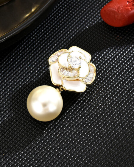 Pearl Camellia Brooch with Magnetic Clasp