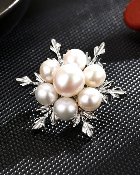 Freshwater Pearl Snowflake Brooch<span> - </span>Silver