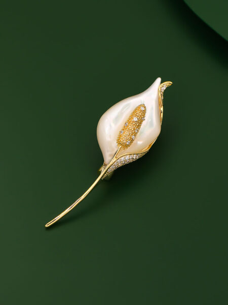 Flower Brooch with Zircon and Mother-of-Pearl Dress Accessory