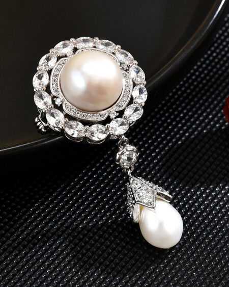 Vintage Palace Freshwater Pearl Brooch Dazzling Brooch and Corsage Pin