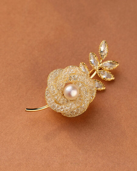 Hollow Rose Gold Brooch with Natural Pearl Floral Design<span> - </span>Gold-pink Pearl